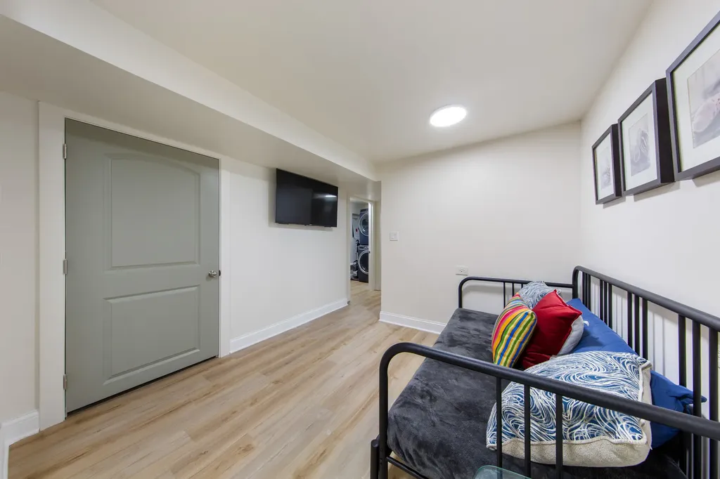 244 North Hamlin Boulevard Chicago IL 60624