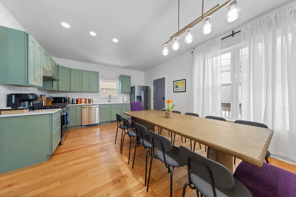 244 North Hamlin Boulevard Chicago IL 60624
