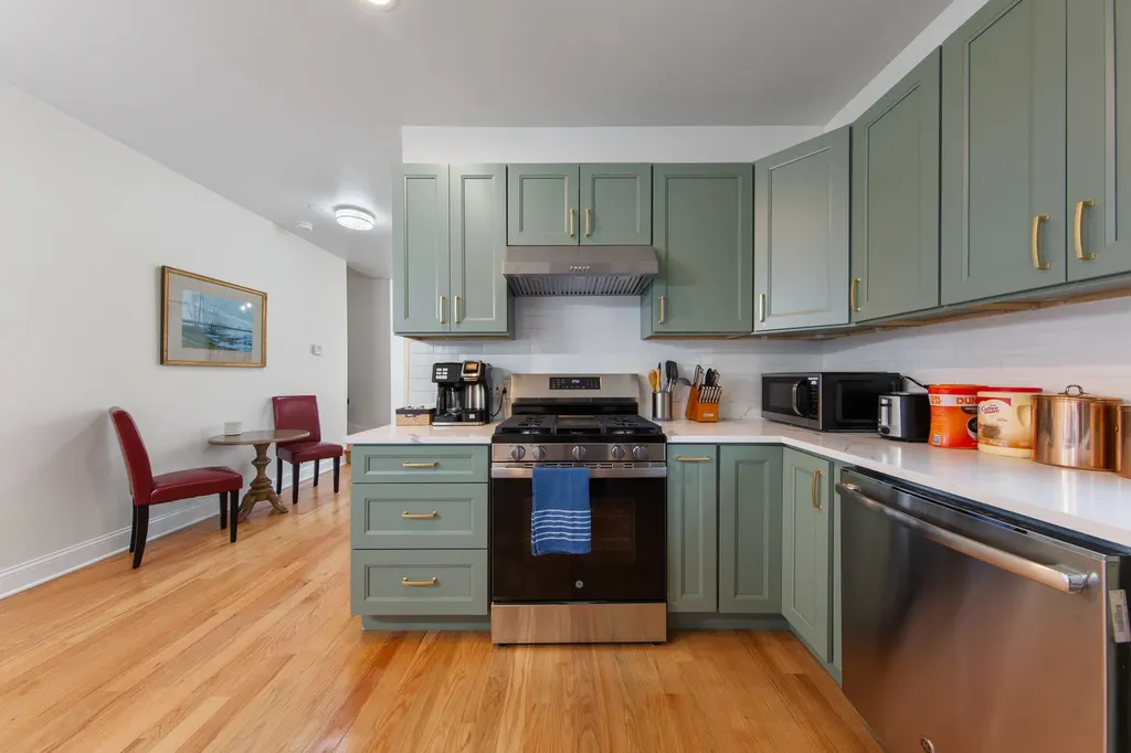 244 North Hamlin Boulevard Chicago IL 60624