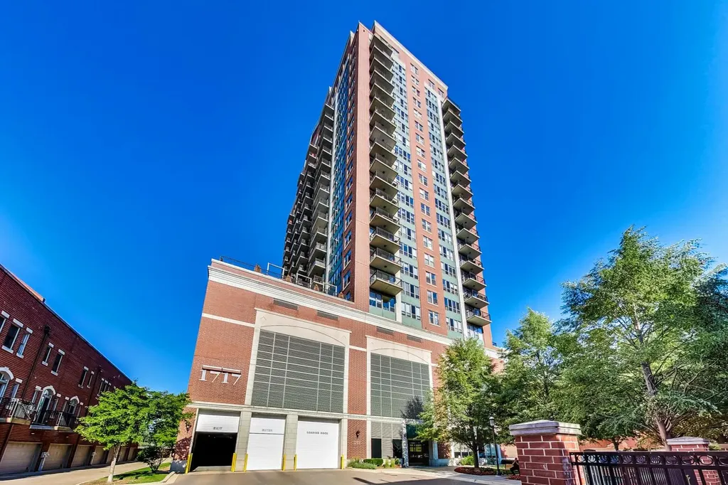 1717 South Prairie Avenue Chicago IL 60616