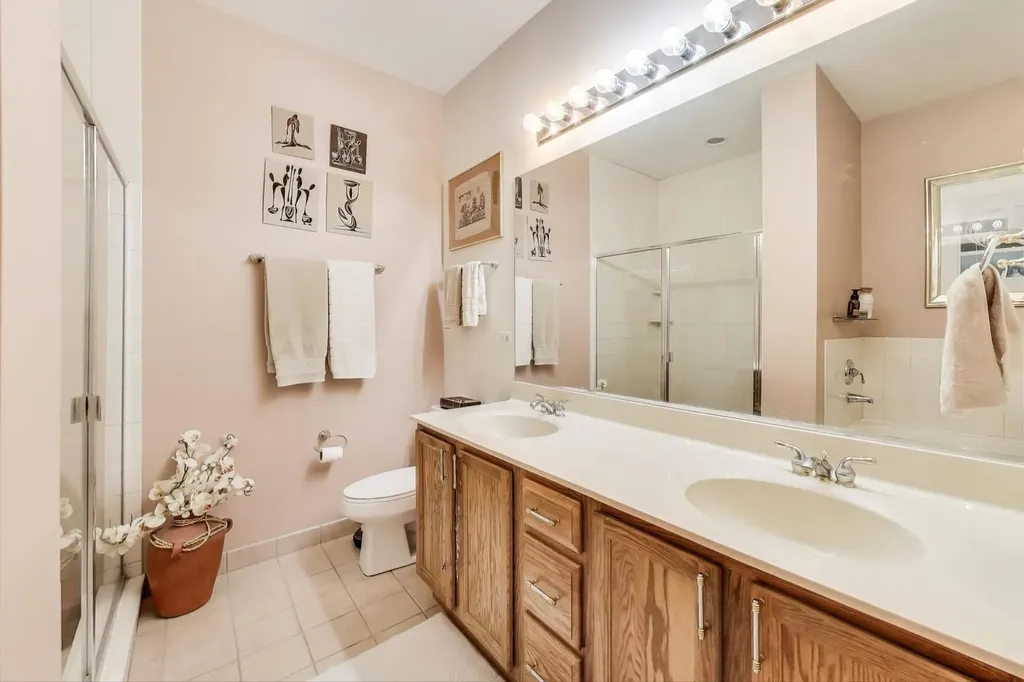 1717 South Prairie Avenue Chicago IL 60616
