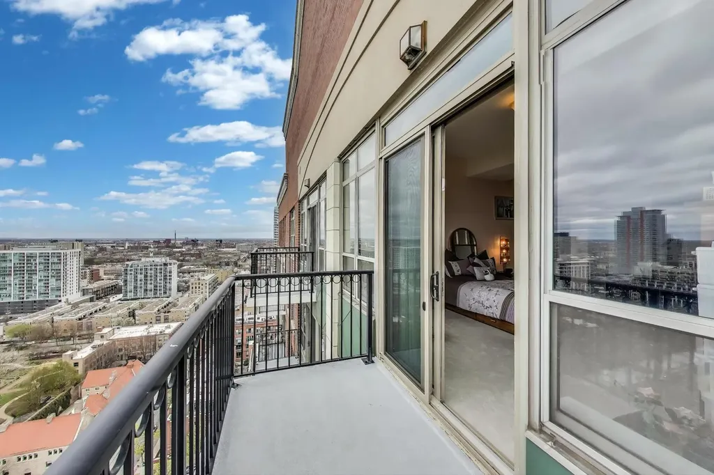1717 South Prairie Avenue Chicago IL 60616