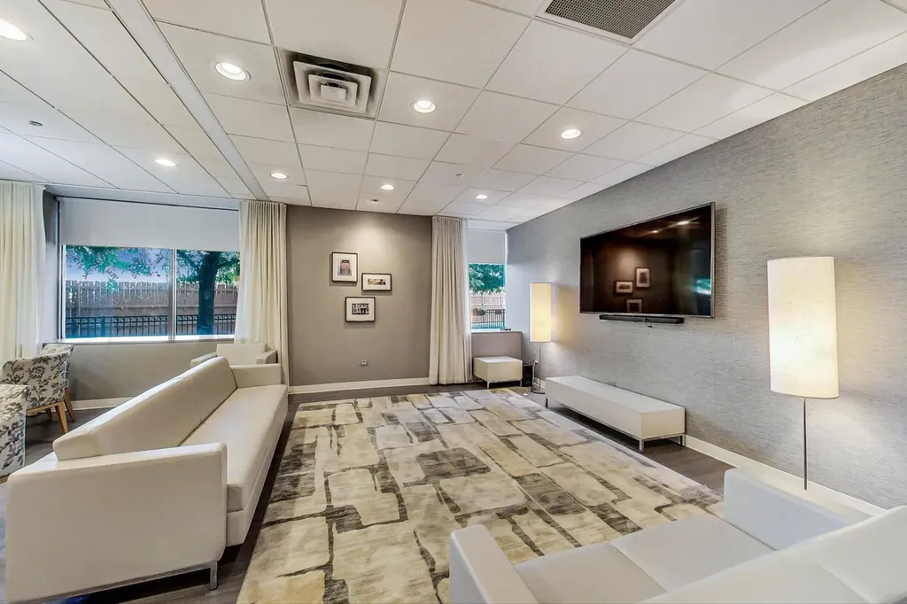 1717 South Prairie Avenue Chicago IL 60616