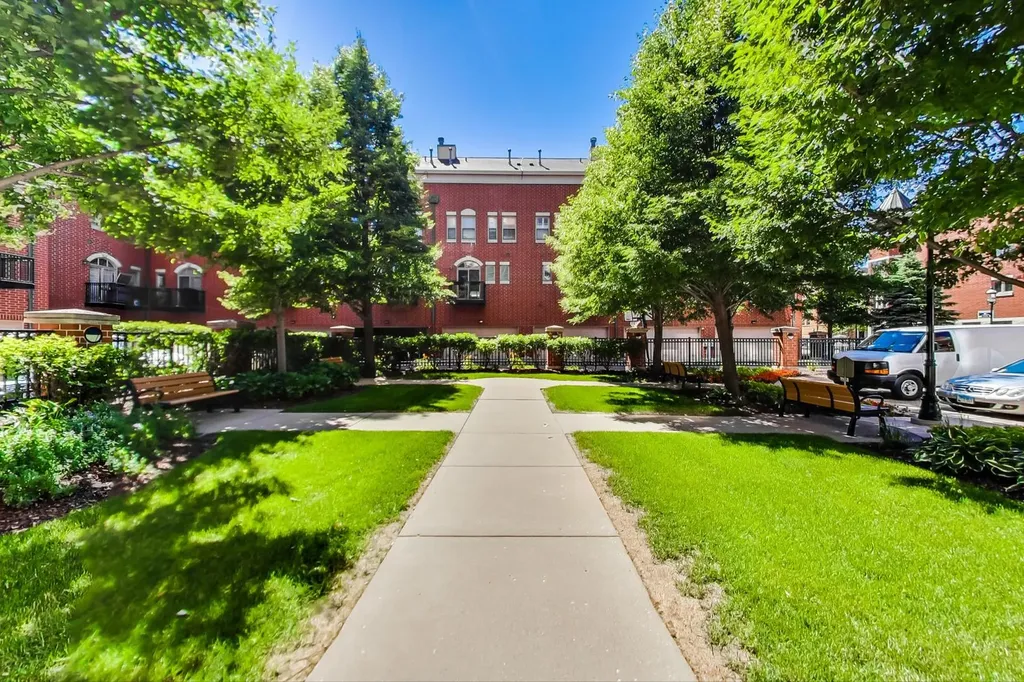 1717 South Prairie Avenue Chicago IL 60616