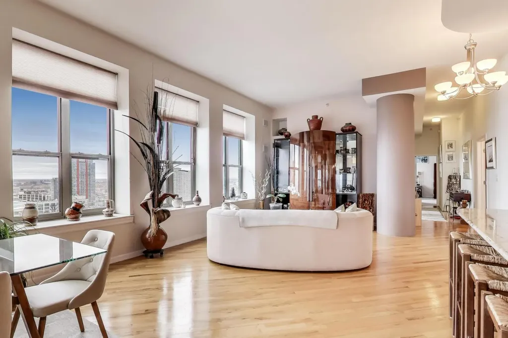 1717 South Prairie Avenue Chicago IL 60616