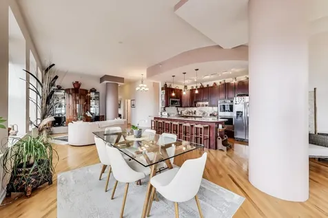 1717 South Prairie Avenue Chicago IL 60616