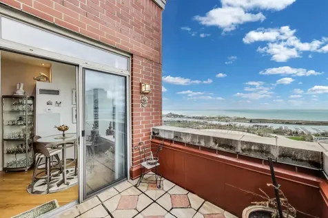 1717 South Prairie Avenue Chicago IL 60616