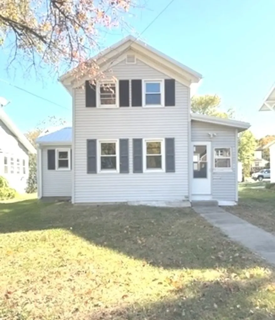 406 South Division Avenue Polo IL 61064