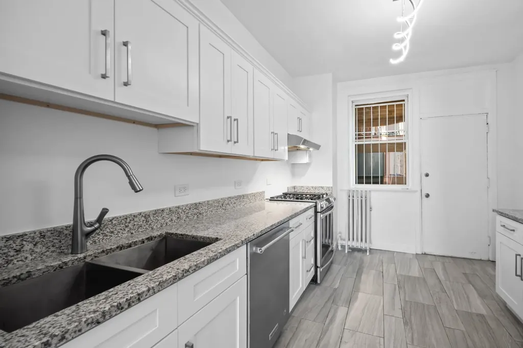 1424 East Hyde Park Boulevard Chicago IL 60615