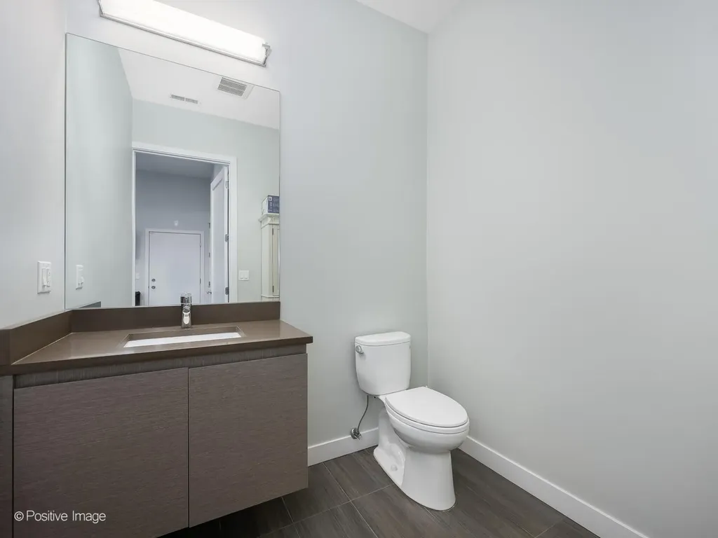 2015 West Armitage Avenue Chicago IL 60647