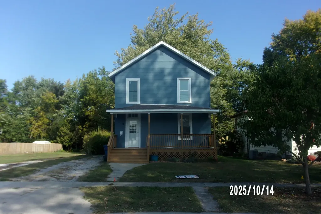 466 East Cherry Street Watseka IL 60970
