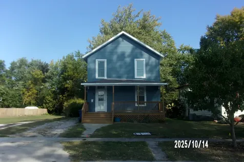 466 East Cherry Street Watseka IL 60970