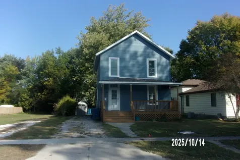 466 East Cherry Street Watseka IL 60970