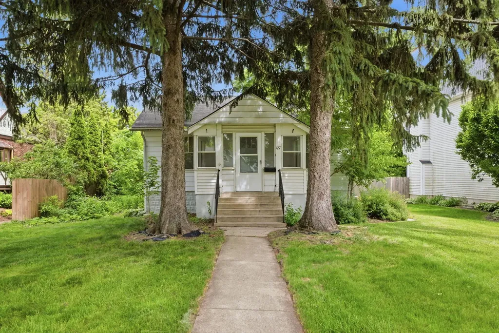 127 South Lincoln Street Westmont IL 60559
