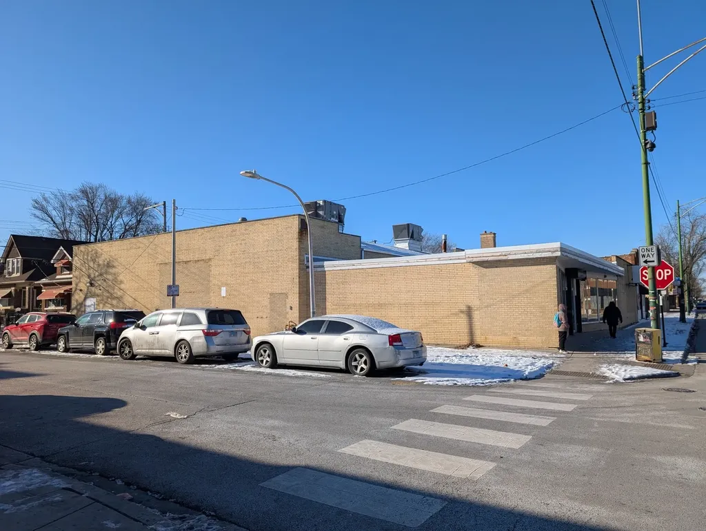 5101 West Division Street Chicago IL 60651