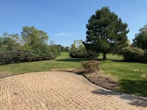 4827 West Pebble Beach Drive Wadsworth IL 60083