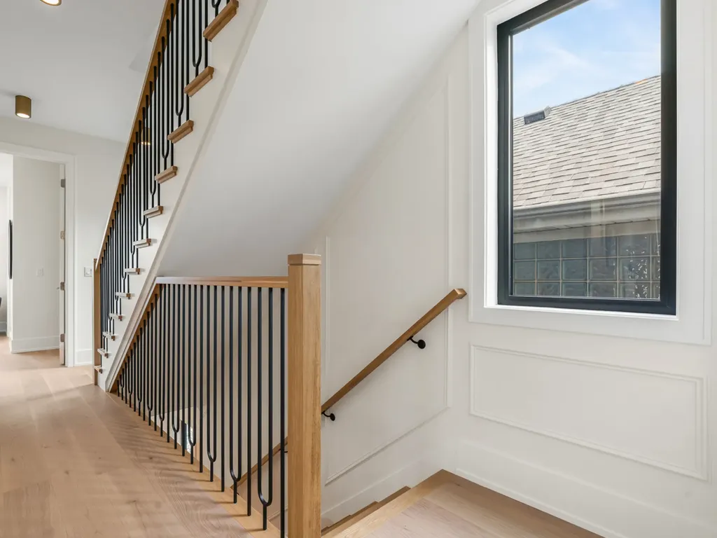 3041 North Leavitt Street Chicago IL 60618