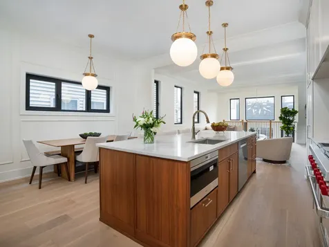 3041 North Leavitt Street Chicago IL 60618