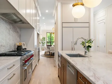 3041 North Leavitt Street Chicago IL 60618