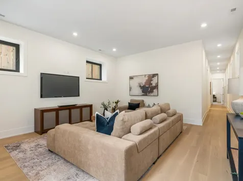 3041 North Leavitt Street Chicago IL 60618