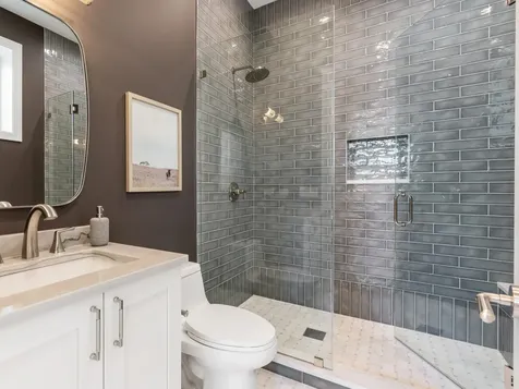 3041 North Leavitt Street Chicago IL 60618