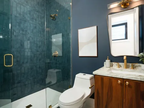 3041 North Leavitt Street Chicago IL 60618