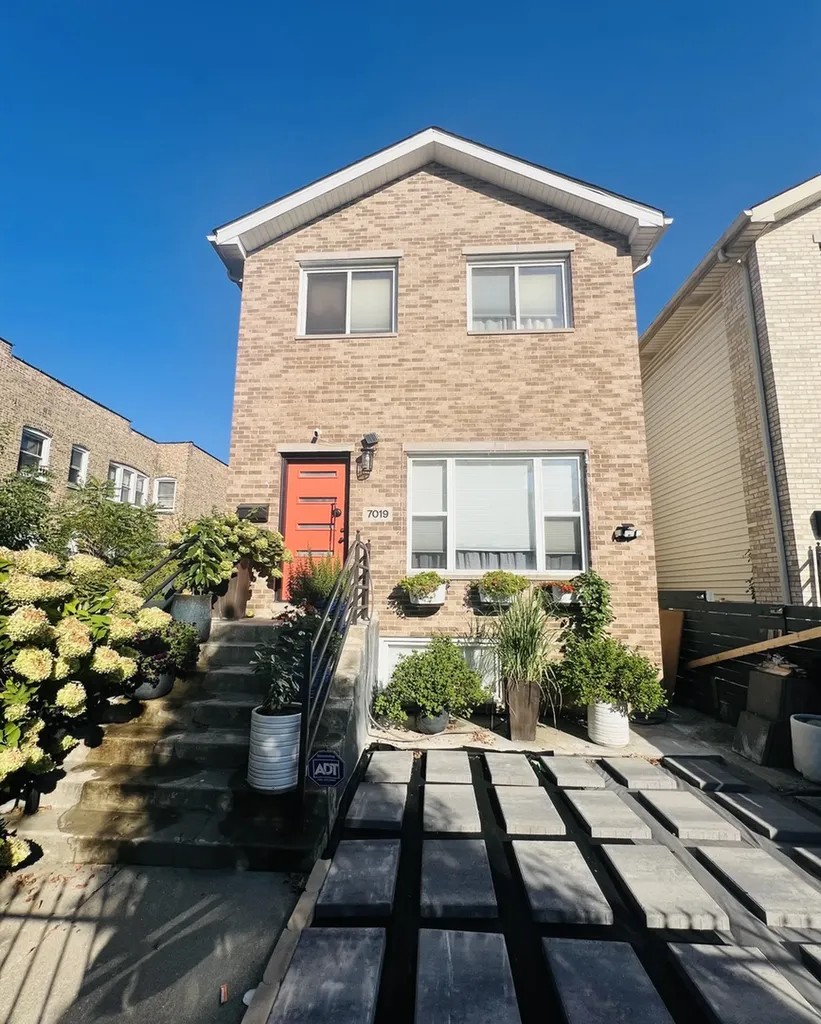 7019 South Union Street Chicago IL 60621