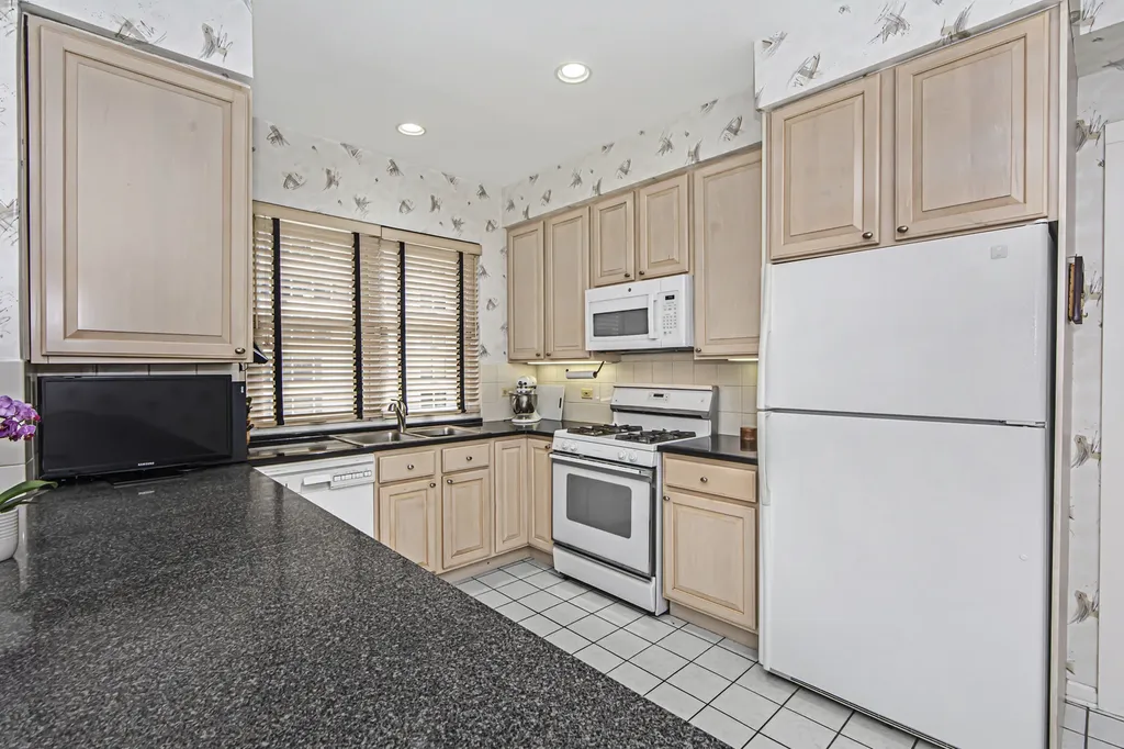 3920 North Lake Shore Drive Chicago IL 60613