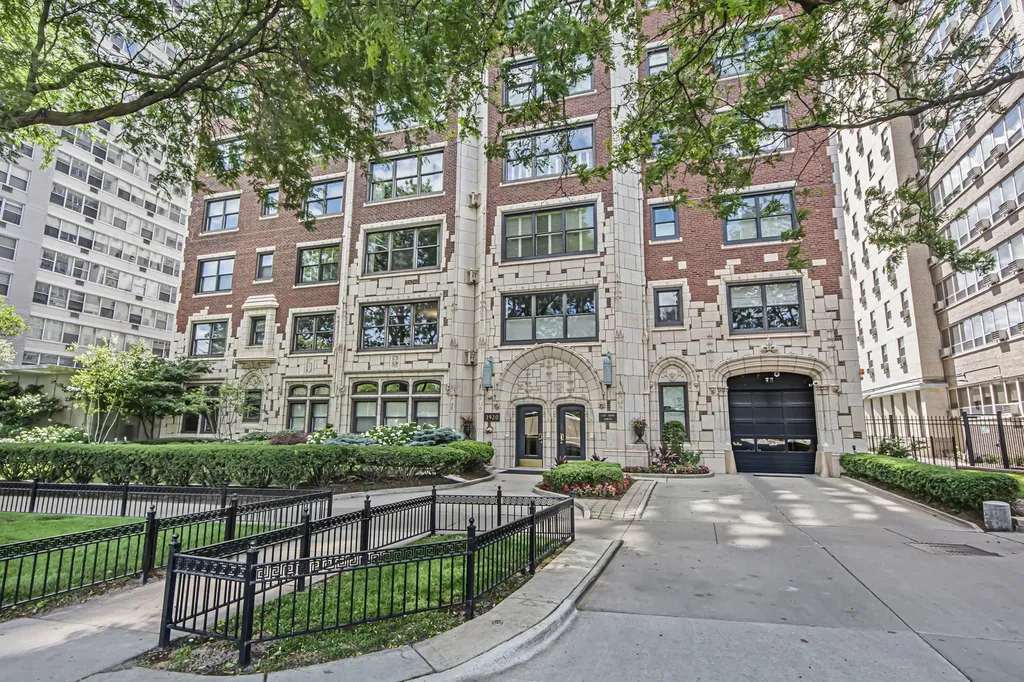 3920 North Lake Shore Drive Chicago IL 60613