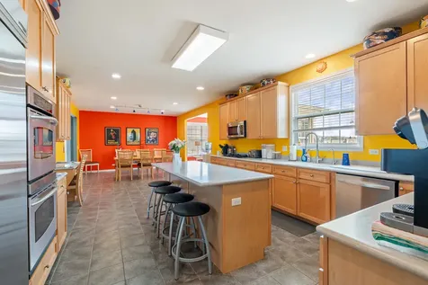 809 Magnuson Court Barrington IL 60010
