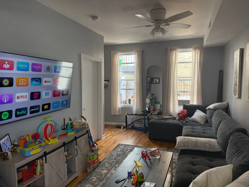 827 North Fairfield Avenue Chicago IL 60622