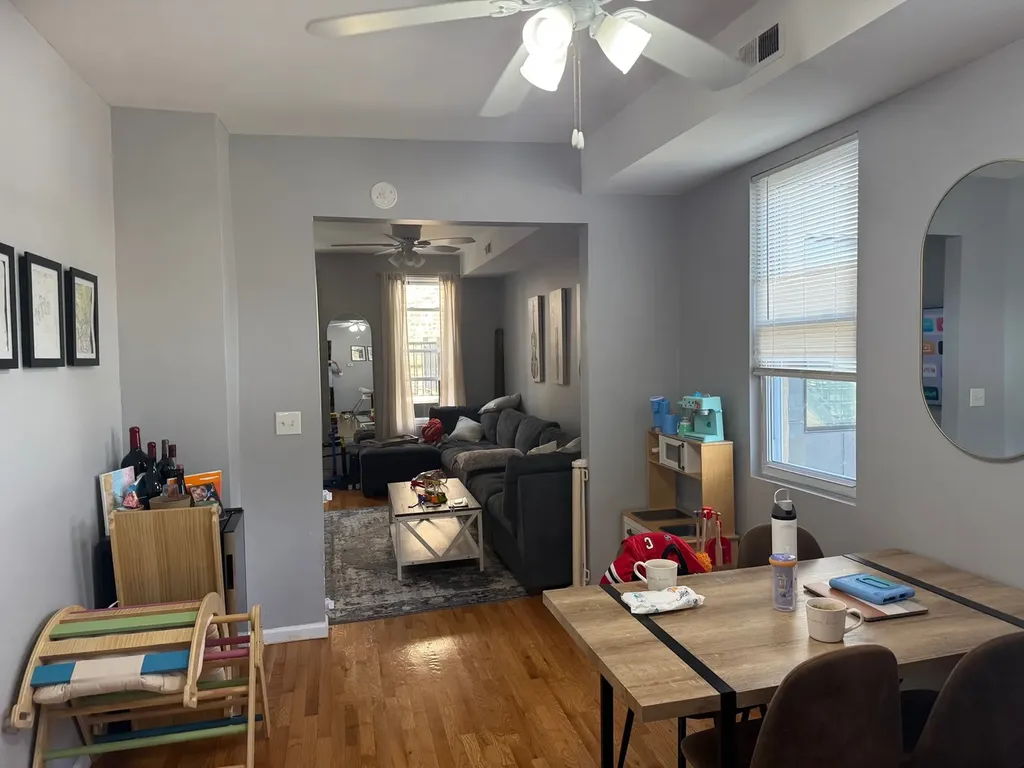 827 North Fairfield Avenue Chicago IL 60622