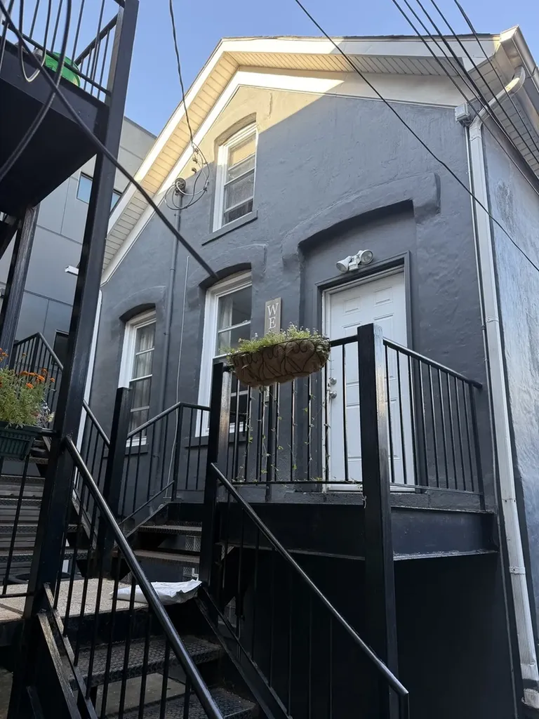827 North Fairfield Avenue Chicago IL 60622
