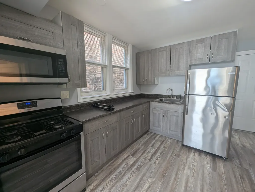 827 North Fairfield Avenue Chicago IL 60622