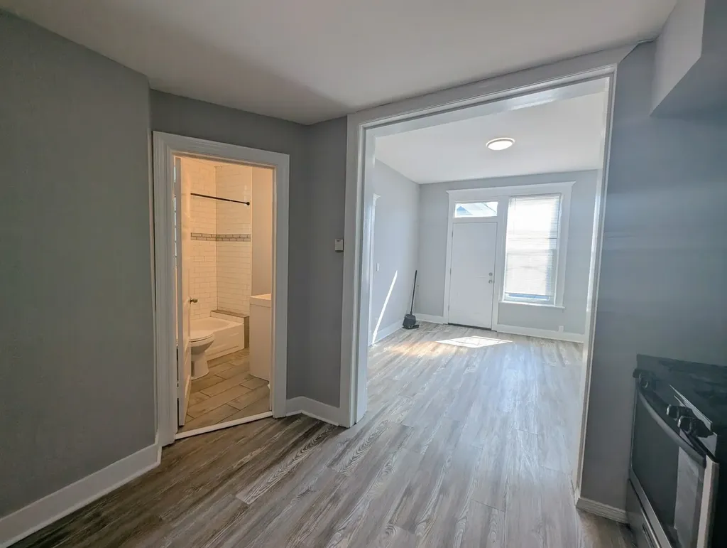 827 North Fairfield Avenue Chicago IL 60622