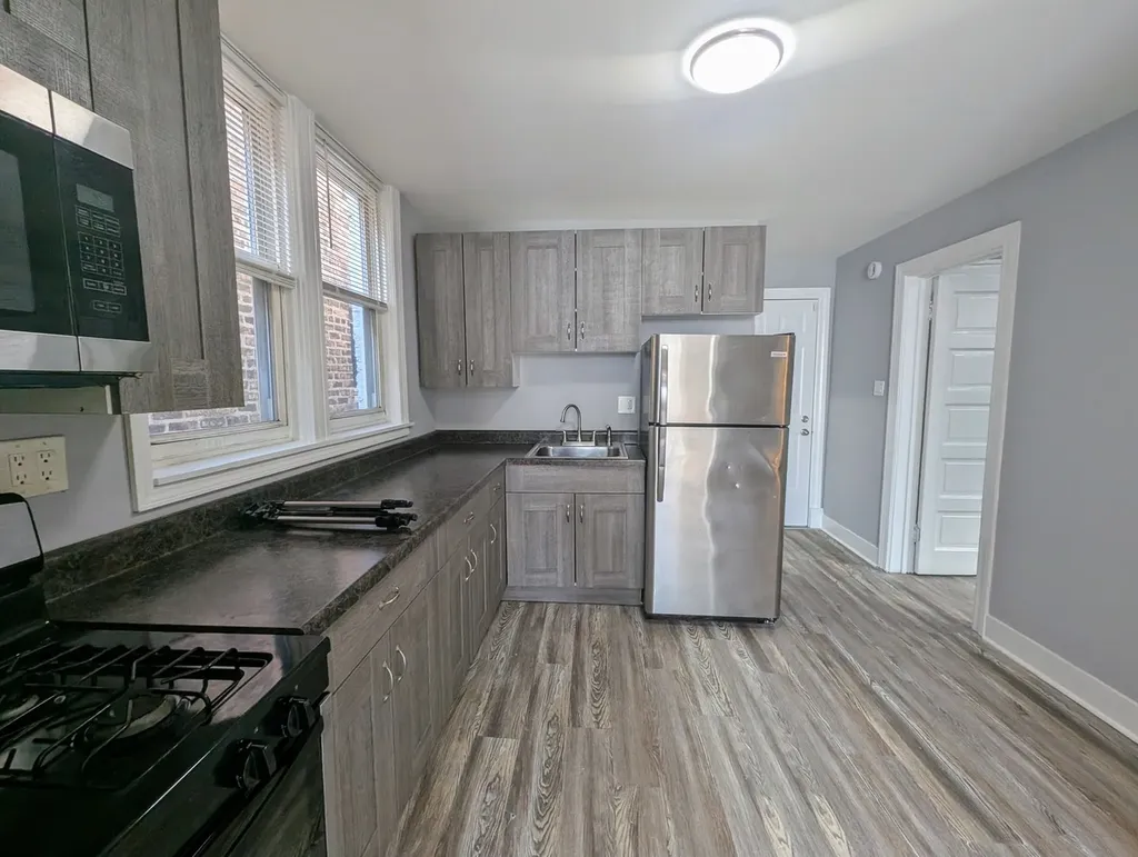 827 North Fairfield Avenue Chicago IL 60622