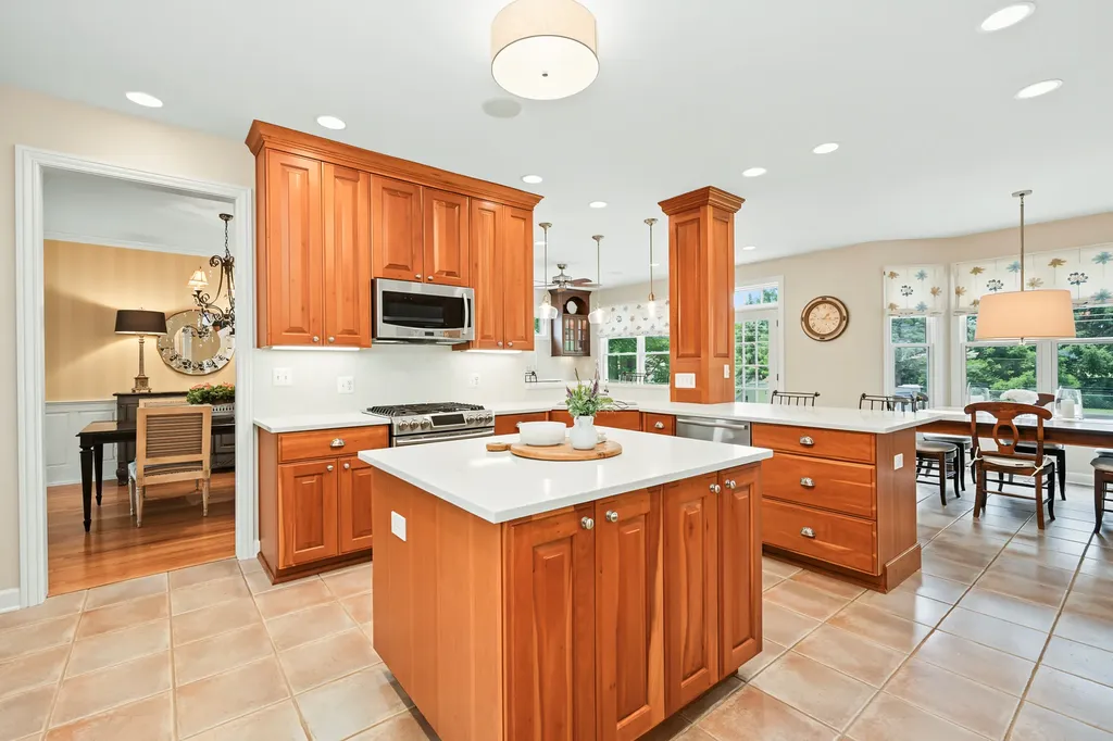 1028 Shady Lane Glen Ellyn IL 60137