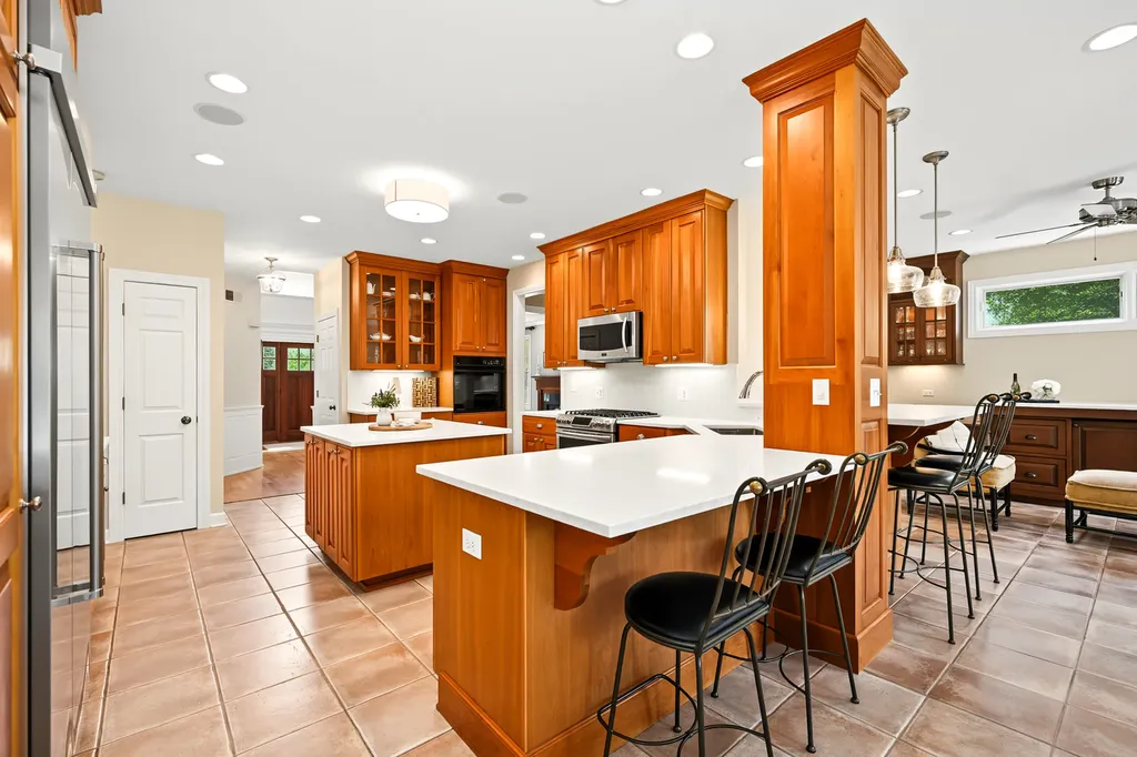 1028 Shady Lane Glen Ellyn IL 60137