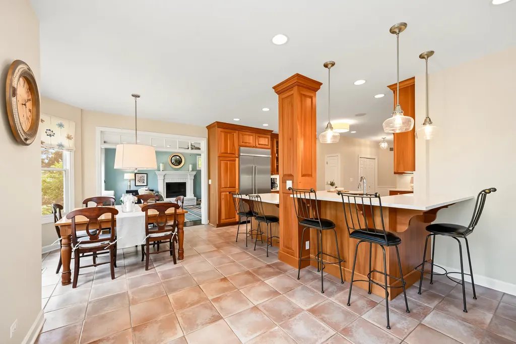 1028 Shady Lane Glen Ellyn IL 60137