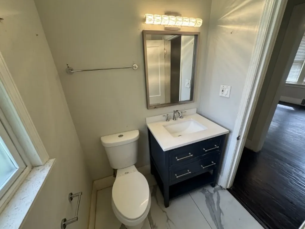 10117 South Perry Avenue Chicago IL 60628