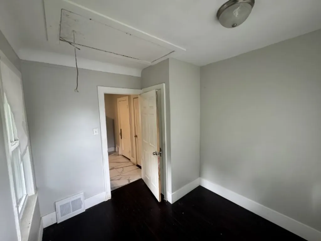 10117 South Perry Avenue Chicago IL 60628