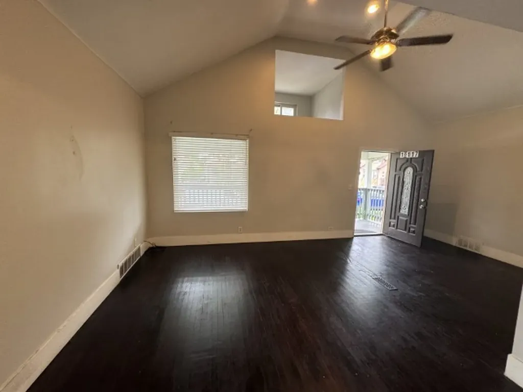 10117 South Perry Avenue Chicago IL 60628