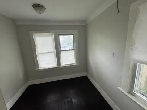 10117 South Perry Avenue Chicago IL 60628