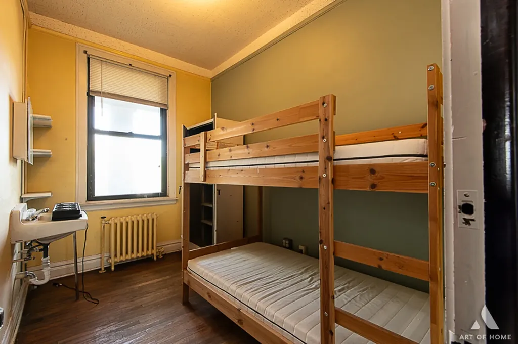1949 West 48th Street Chicago IL 60609