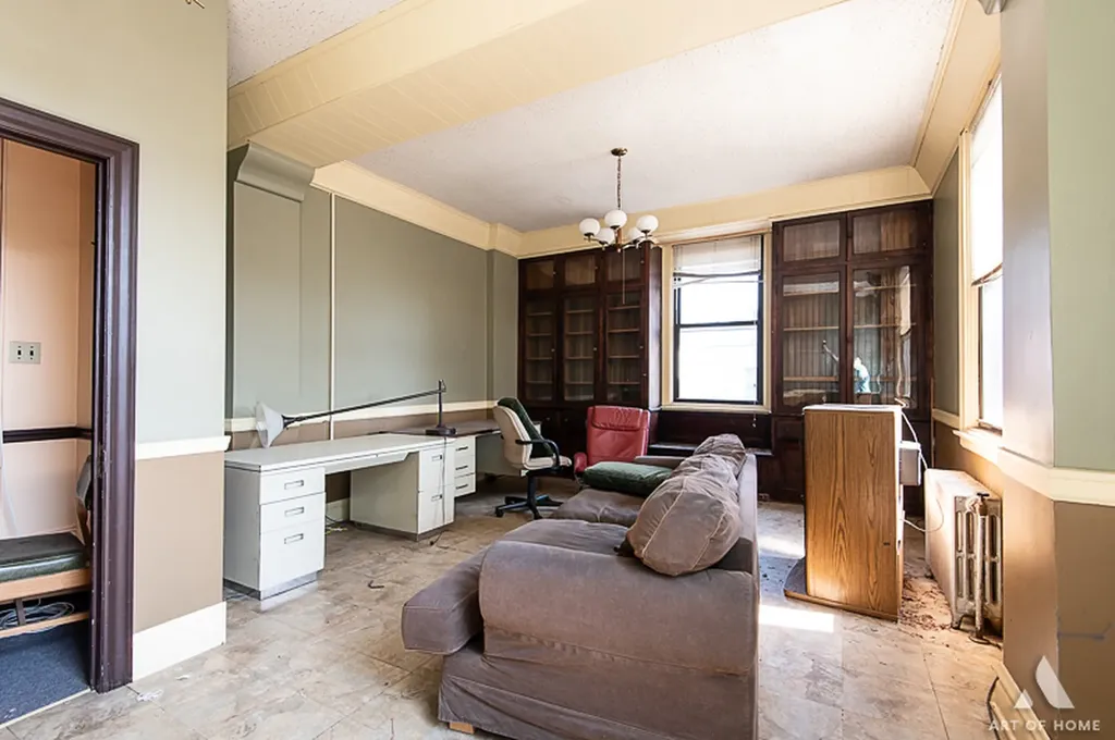 1949 West 48th Street Chicago IL 60609
