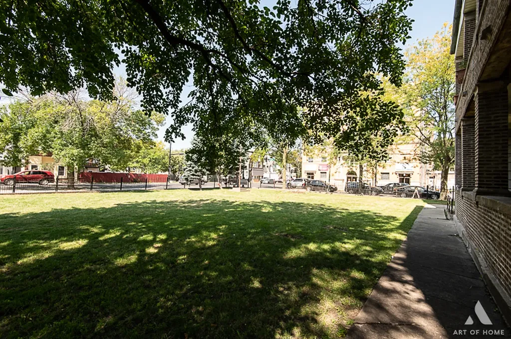 1949 West 48th Street Chicago IL 60609