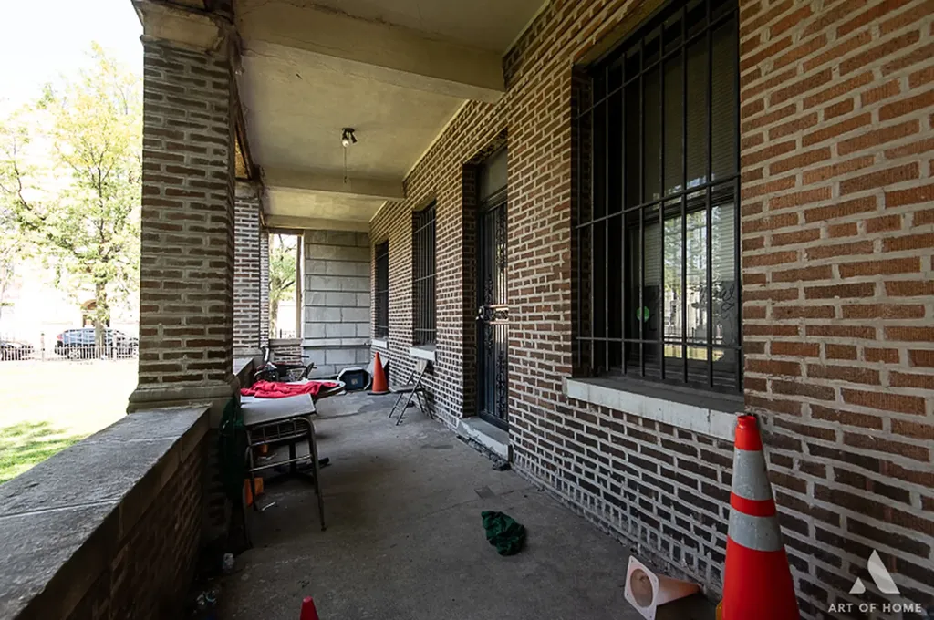 1949 West 48th Street Chicago IL 60609