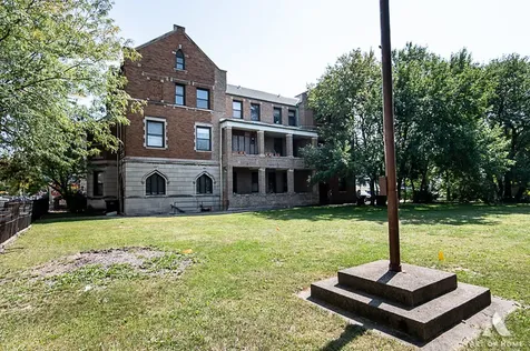 1949 West 48th Street Chicago IL 60609