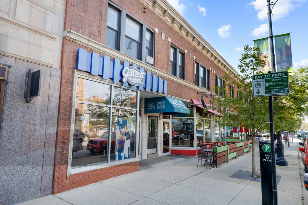 1513 East 53rd Street Chicago IL 60615