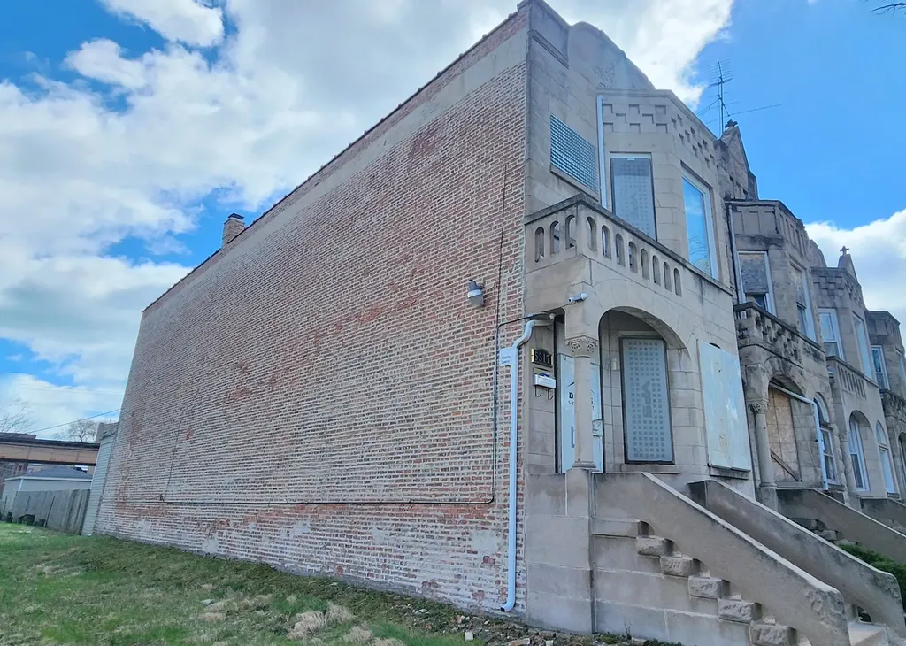 5317 South Prairie Avenue Chicago IL 60615